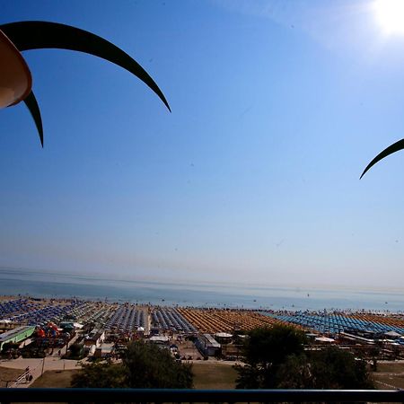רימיני Hotel Palm Beach B&B Sea View מראה חיצוני תמונה