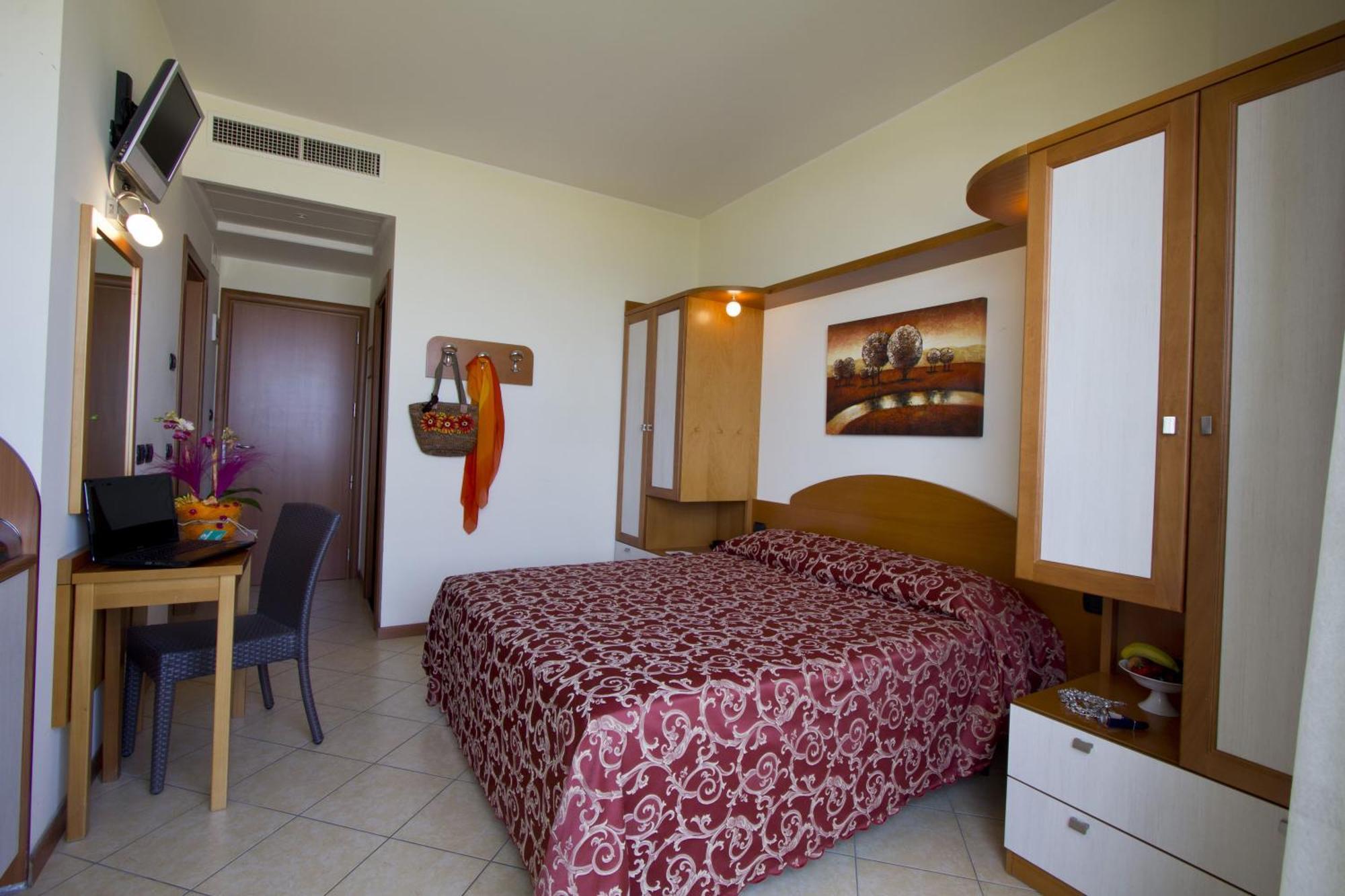רימיני Hotel Palm Beach B&B Sea View מראה חיצוני תמונה