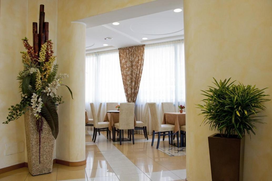 רימיני Hotel Palm Beach B&B Sea View מראה חיצוני תמונה