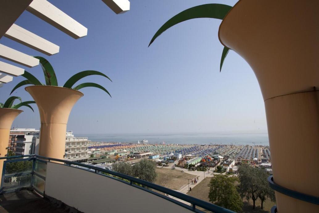 רימיני Hotel Palm Beach B&B Sea View מראה חיצוני תמונה